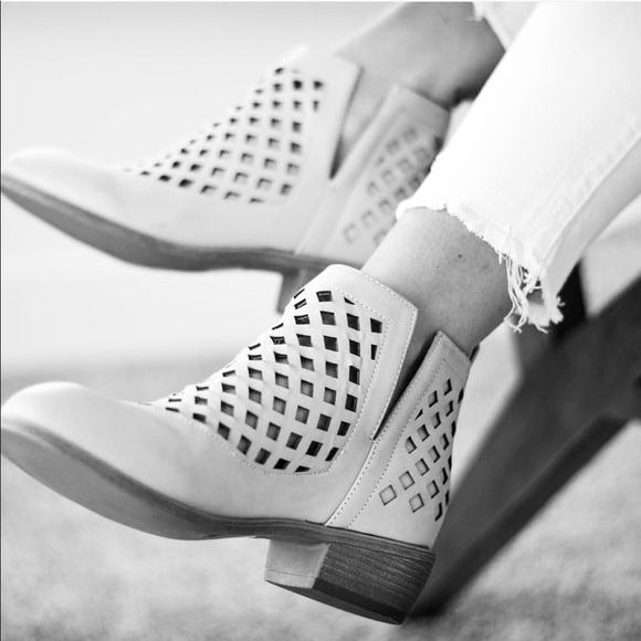 Charcoal Distressed V Split Perforated Caged Boots - Picture 8 of 8